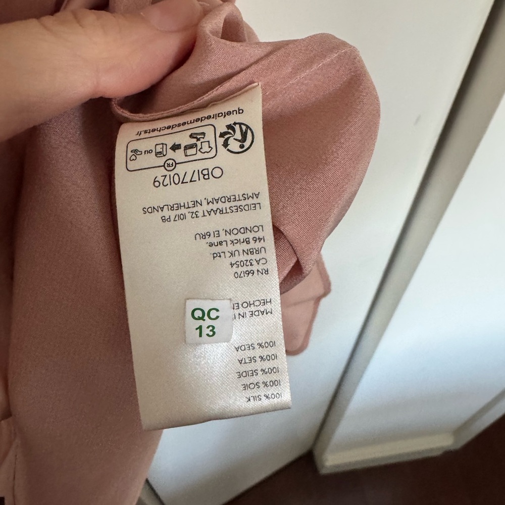 Back Button Pink Silk Blouse NWOT - Picture 8 of 8